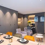 Casa *